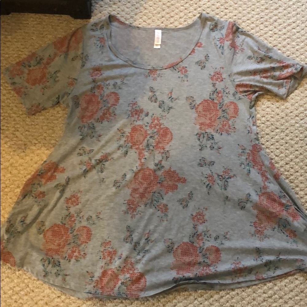 Large Lularoe T